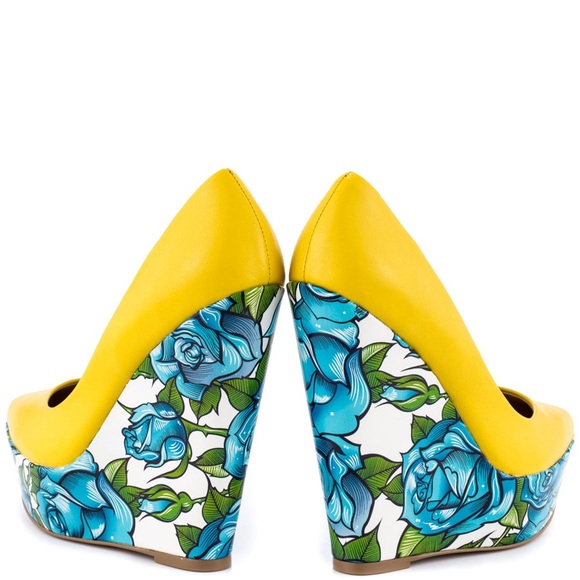 Taylor Says Bonafide yellow blue floral print open side pointed platform wedge - Picture 3 of 10